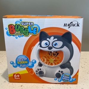 Super bubble blower Husky dog
